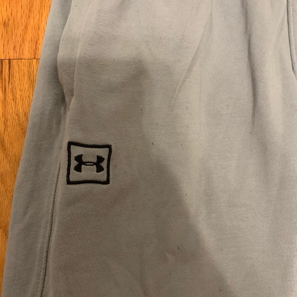 Under armor joggers - Picture 2 of 4
